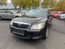 Schwarz Gebraucht 2011 Skoda Octavia Classic Kombi | 3.999 € (Guter Preis)
