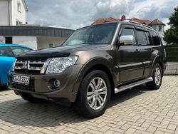 Braun Gebraucht 2013 Mitsubishi Pajero SUV | 24.199 € (Fairer Preis)