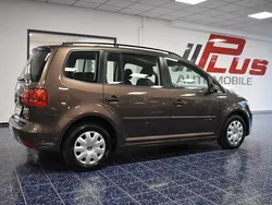 Braun Gebraucht 2015 VW Touran Van / Kleinbus | 9.470 € (Guter Preis)