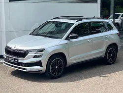 Silber Gebraucht 2023 Skoda Karoq SportLine SUV | 36.880 € (Etwas zu teuer)