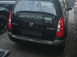 Schwarz Gebraucht 2000 Mazda Premacy Van / Kleinbus | 1.600 €