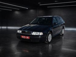 Blau Gebraucht 2001 Skoda Octavia Ambiente Kombi | 1.900 € (Teuer)