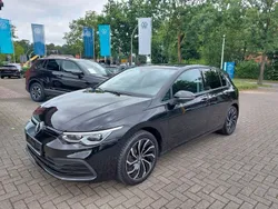 Deep black perleffekt Gebraucht 2021 VW Golf VIII Life Limousine | 23.990 € (Etwas zu teuer)