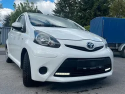 Weiß Gebraucht 2013 Toyota Aygo Kleinwagen | 2.890 € (Fairer Preis)