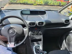 Grau Gebraucht 2010 Citroën C3 Picasso Exclusive Van / Kleinbus | 2.000 € (Fairer Preis)