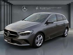 Grau Gebraucht 2024 Mercedes B200 Van / Kleinbus | 29.450 € (Guter Preis)