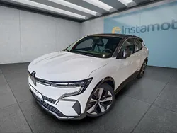 Grau Gebraucht 2023 Renault Mégane Limousine | 36.949 € (Etwas zu teuer)