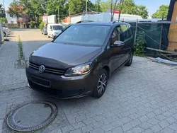 Braun Gebraucht 2011 VW Touran Trendline Van / Kleinbus | 4.490 € (Fairer Preis)