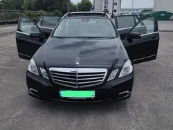 Schwarz Gebraucht 2010 Mercedes 300 Avantgarde Kombi | 8.500 €