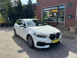 Weiß Gebraucht 2021 BMW 118 Advantage Kleinwagen | 19.990 € (Fairer Preis)