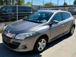 Grau Gebraucht 2008 Renault Mégane III Dynamique Limousine | 2.690 € (Guter Preis)
