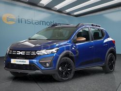 Blau Gebraucht 2025 Dacia Sandero Stepway Kleinwagen | 21.399 € (Teuer)