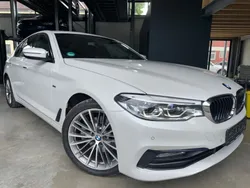 Weiß Gebraucht 2017 BMW 520 Sport Line Limousine | 19.900 € (Teuer)