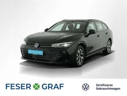 Grenadillschwarz metallic Gebraucht 2024 VW Passat Kombi | 30.906 € (Guter Preis)
