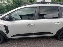 Grau Gebraucht 2022 Dacia Jogger Limousine | 19.990 €