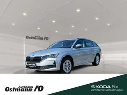 Brillantsilber Gebraucht 2024 Skoda Octavia Selection Kombi | 33.790 € (Fairer Preis)