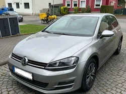 Silber Gebraucht 2017 VW Golf VII Comfortline Limousine | 13.800 € (Fairer Preis)