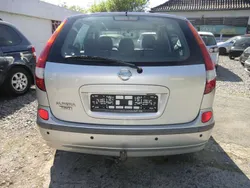Nissan Almera Tino