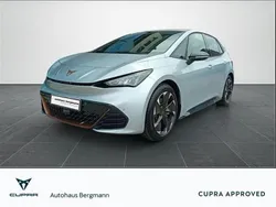 Silber Neu 2024 Cupra Born Kleinwagen | 34.707 € (Guter Preis)