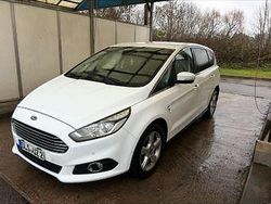 Weiß Gebraucht 2017 Ford S-MAX Titanium Van / Kleinbus | 14.590 € (Superpreis)