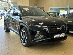 Schwarz phantom black / mic (metallic) Gebraucht 2022 Hyundai Tucson SUV | 24.490 € (Superpreis)