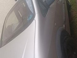 Grau Gebraucht 2004 Opel Zafira Elegance Van / Kleinbus | 1.750 € (Fairer Preis)