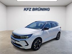 Jade weiß / dach schwarz ( (metallic) Gebraucht 2024 Opel Grandland X Ultimate SUV | 23.880 € (Fairer Preis)