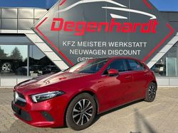 Rot Gebraucht 2022 Mercedes A180 Limousine | 24.990 € (Guter Preis)