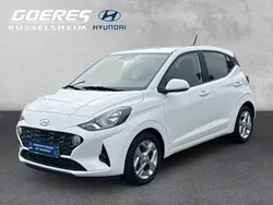Weiß Gebraucht 2023 Hyundai i10 Trend Kleinwagen | 17.650 € (Fairer Preis)