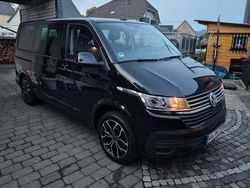 Schwarz Gebraucht 2021 VW Multivan Van | 50.250 € (Teuer)
