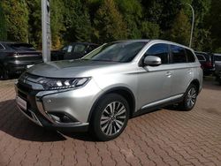 Silber Gebraucht 2018 Mitsubishi Outlander SUV | 18.990 € (Fairer Preis)