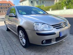 Andere farben Gebraucht 2005 VW Golf V Limousine | 5.600 € (Teuer)