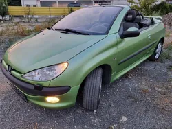 Grün Gebraucht 2001 Peugeot 206 CC Cabrio | 1.800 €
