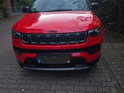 Rot Gebraucht 2024 Jeep Compass Altitude SUV | 29.999 € (Fairer Preis)