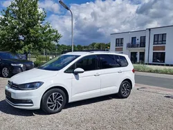Weiß Gebraucht 2021 VW Touran Sound Van / Kleinbus | 9.250 € (Teuer)