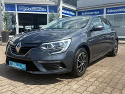 Grau Gebraucht 2019 Renault Mégane IV Life Kombi | 11.490 € (Guter Preis)