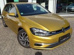 Gelb Gebraucht 2018 VW Golf VII Sound Limousine | 16.350 € (Guter Preis)