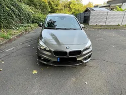 Grau Gebraucht 2014 BMW 218 Active Tourer Van / Kleinbus | 13.000 € (Guter Preis)