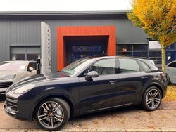 Blau Gebraucht 2018 Porsche Cayenne Turbo SUV | 64.500 €