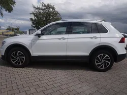 Pure white (metallic) Gebraucht 2018 VW Tiguan Join SUV | 24.950 € (Superpreis)