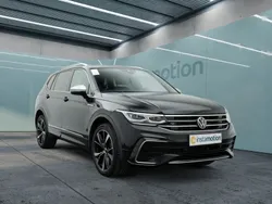 Schwarz Gebraucht 2024 VW Tiguan Allspace R-line SUV | 43.900 € (Fairer Preis)
