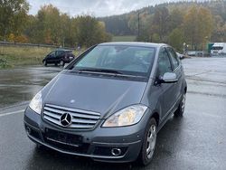 Braun Gebraucht 2011 Mercedes A180 Elegance Van / Kleinbus | 4.600 € (Guter Preis)