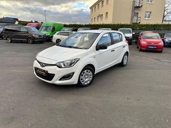 Weiß Gebraucht 2014 Hyundai i20 Edition Limousine | 5.500 € (Guter Preis)