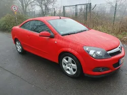 Rot Gebraucht 2007 Opel Astra Cabriolet Cabrio | 3.250 €