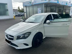 Weiß Gebraucht 2017 Mercedes CLA220 Shooting Brake Kombi | 13.500 € (Fairer Preis)