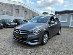 Grau Gebraucht 2016 Mercedes B180 Style Van / Kleinbus | 9.400 € (Guter Preis)
