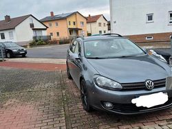 Grau Gebraucht 2010 VW Golf VI Kleinwagen | 5.000 € (Etwas zu teuer)