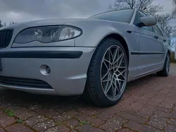 Silber Gebraucht 2001 BMW 318 Limousine | 3.900 €