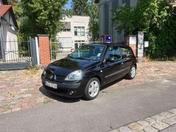 Schwarz Gebraucht 2004 Renault Clio II Kleinwagen | 1.500 € (Fairer Preis)