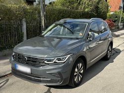 Grau Gebraucht 2023 VW Tiguan Move SUV | 32.700 € (Fairer Preis)